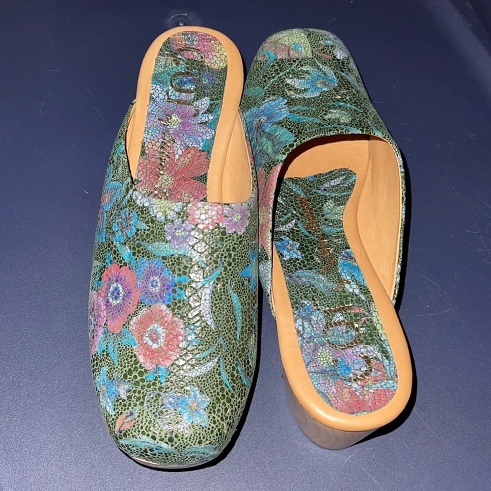 Johnny Was Caprina Clog Seasonless Floral